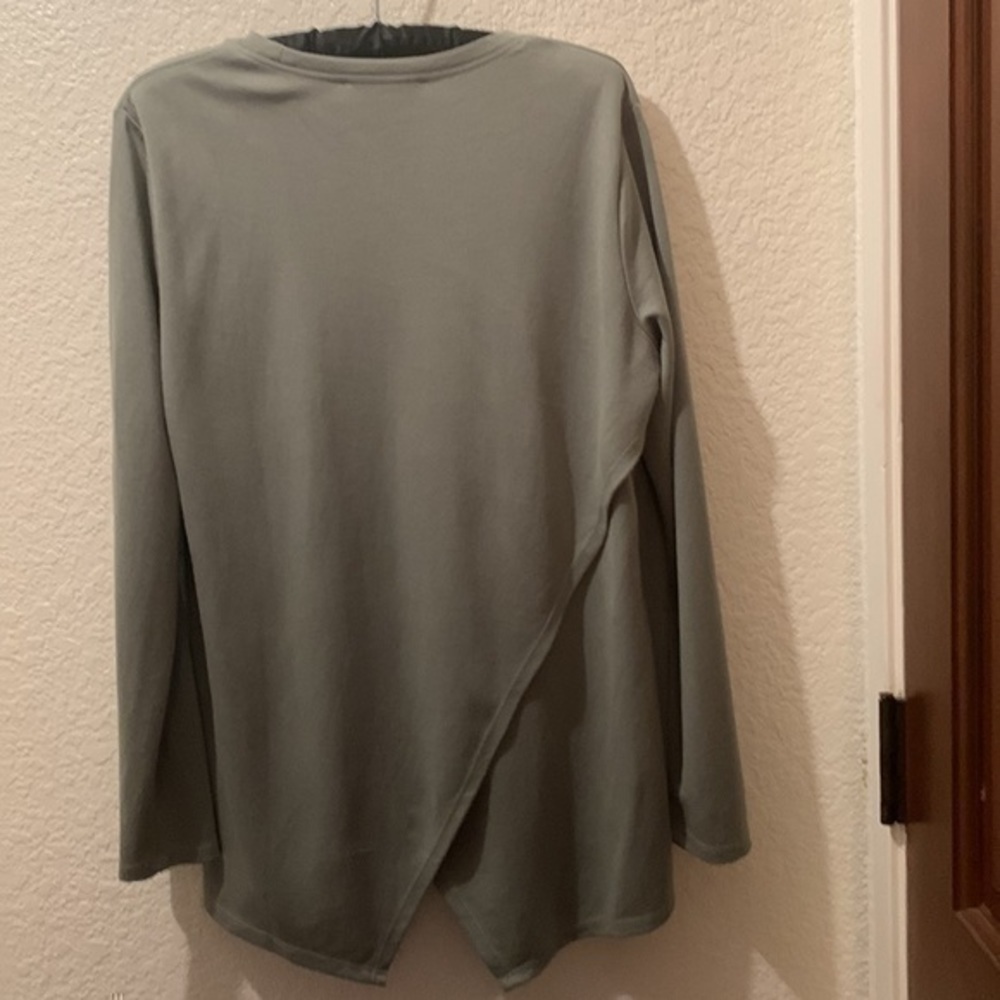 Lisa Rinna Collection medium top - Picture 7 of 8